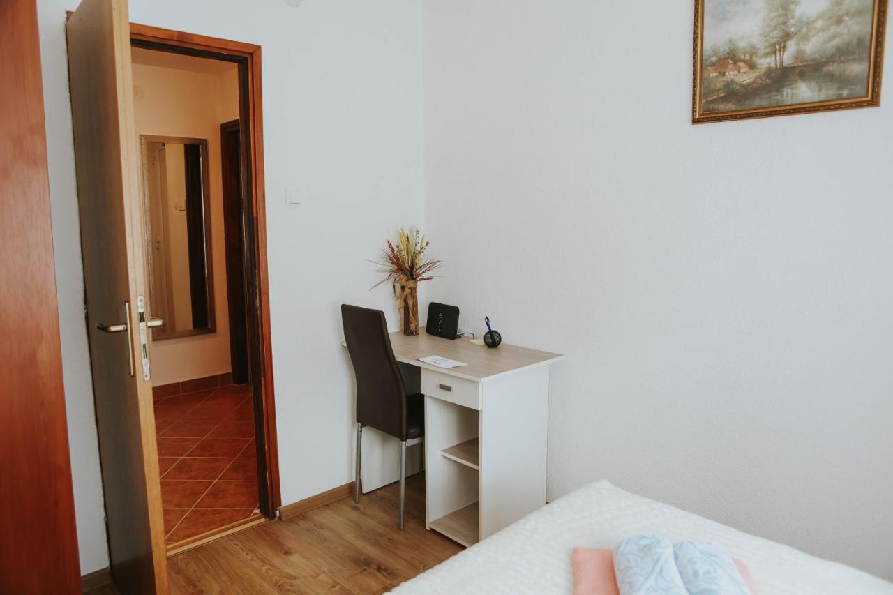 I&T Apartman Gospic Ngoại thất bức ảnh