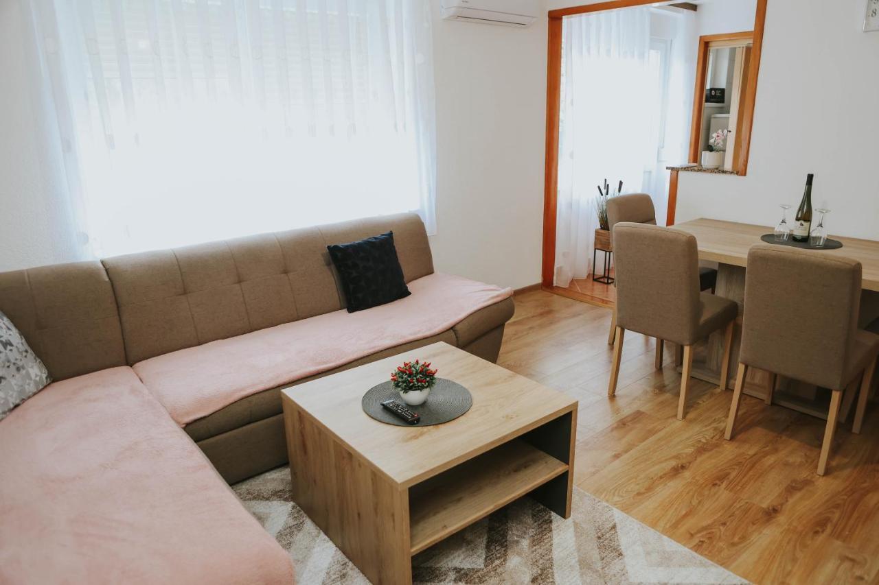 I&T Apartman Gospic Ngoại thất bức ảnh