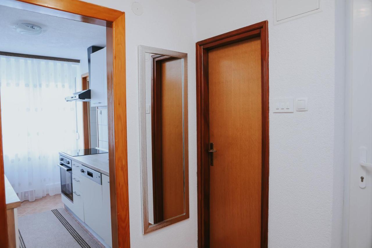 I&T Apartman Gospic Ngoại thất bức ảnh