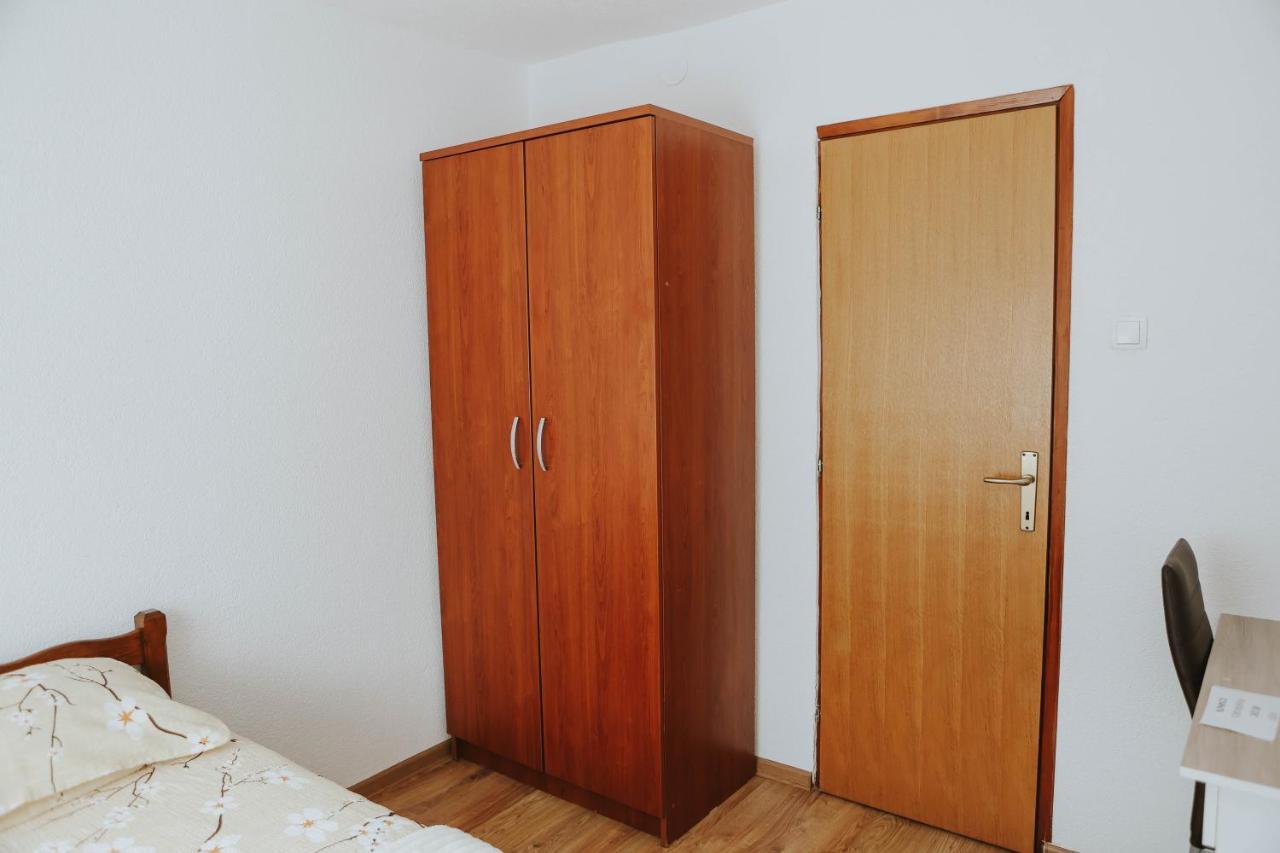 I&T Apartman Gospic Ngoại thất bức ảnh