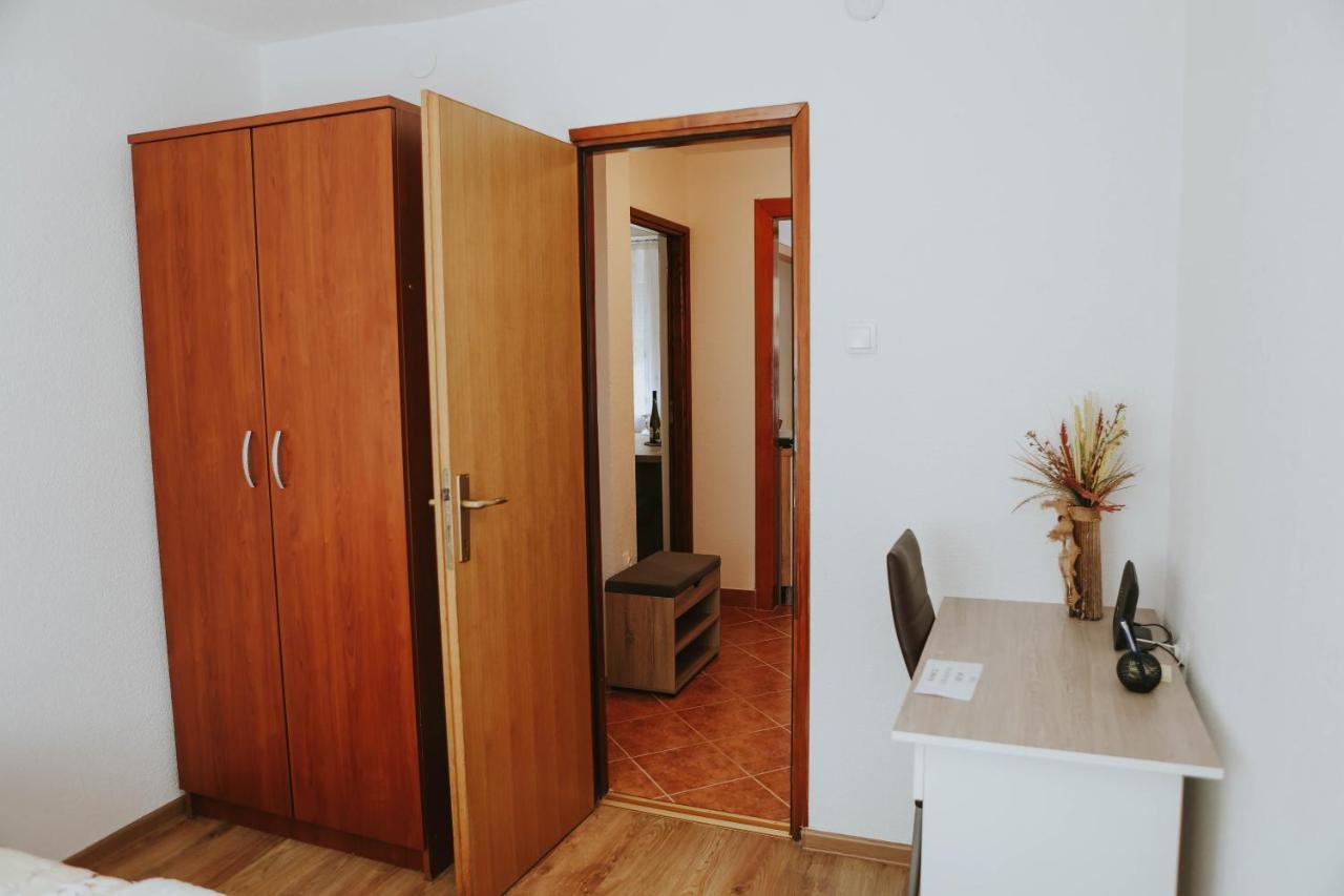 I&T Apartman Gospic Ngoại thất bức ảnh