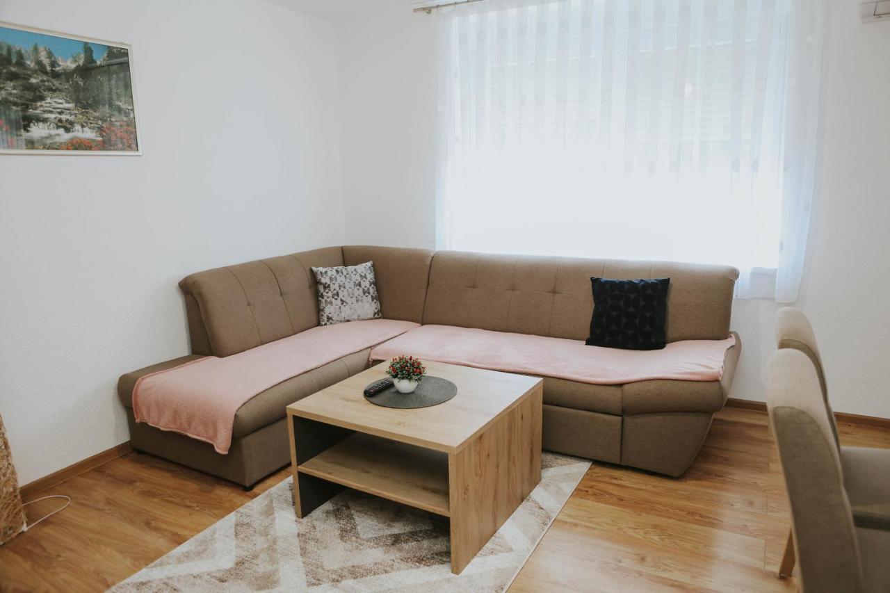 I&T Apartman Gospic Ngoại thất bức ảnh